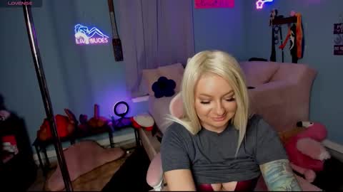 Mila online show from March 7, 2026, 3:14 am