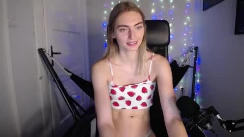 millie_lacroix online show from December 2, 2024, 3:58 pm