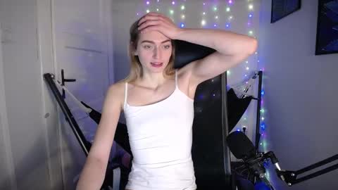 millie_lacroix online show from December 11, 2024, 3:37 pm