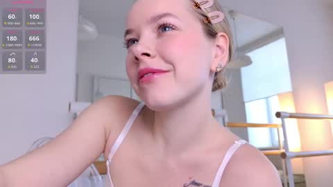 Snapshot of milly_shy chatting on May 10, 2026, 7:46 am Milly online show from May 10, 2026, 7:46 am