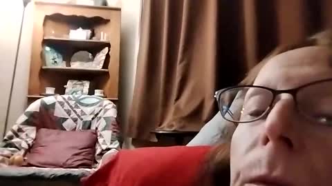 miloanj online show from November 14, 2025, 3:27 am