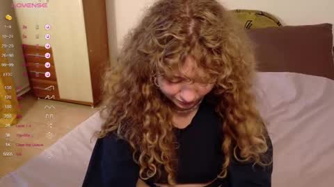 milounee online show from April 17, 2026, 8:39 am