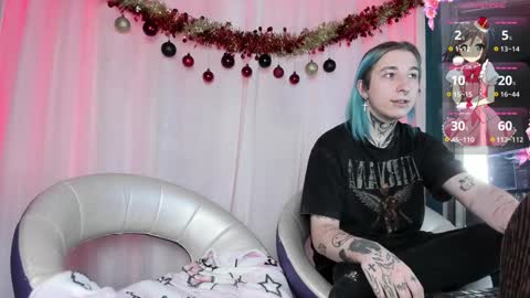 milten_trish online show from December 24, 2024, 8:27 pm