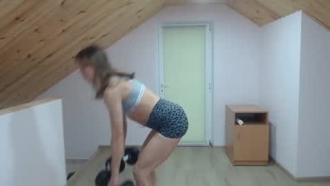 milusea online show from December 2, 2024, 12:29 pm