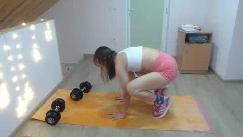 milusea online show from December 17, 2024, 2:11 pm