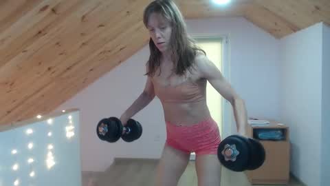 milusea online show from December 30, 2024, 1:14 pm