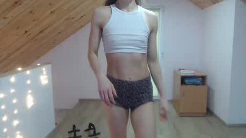 milusea online show from January 17, 2025, 12:21 pm