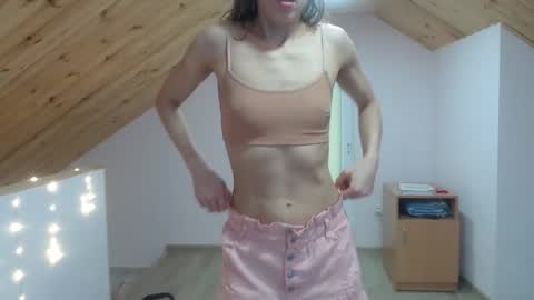 milusea online show from February 1, 2025, 1:09 pm