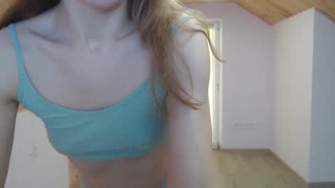 milusea online show from February 22, 2025, 12:51 pm