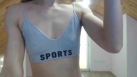 milusea online show from March 7, 2025, 9:51 am