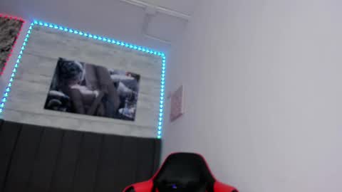 Miluu online show from February 14, 2025, 3:22 am