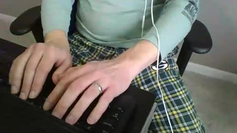 milwaukeebadger24 online show from December 23, 2024, 7:52 pm