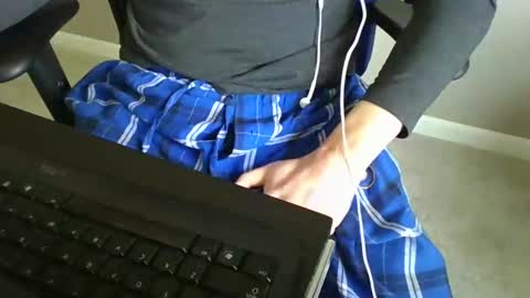 milwaukeebadger24 online show from March 12, 2025, 6:44 pm