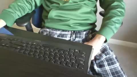 milwaukeebadger24 online show from December 19, 2025, 4:25 pm