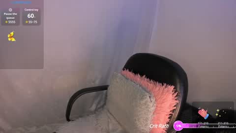 Snapshot of milysauria_ chatting on January 18, 2025, 8:52 am Mily online show from January 18, 2025, 8:52 am