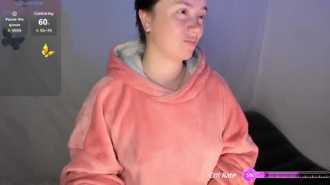 Snapshot of milysauria_ chatting on January 29, 2025, 9:33 am Mily online show from January 29, 2025, 9:33 am