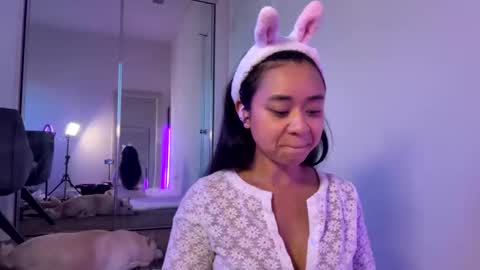 Mimi Baby online show from October 18, 2025, 12:13 am