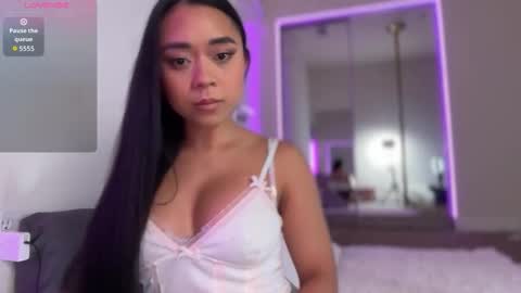 Mimi Baby online show from November 27, 2025, 1:51 am