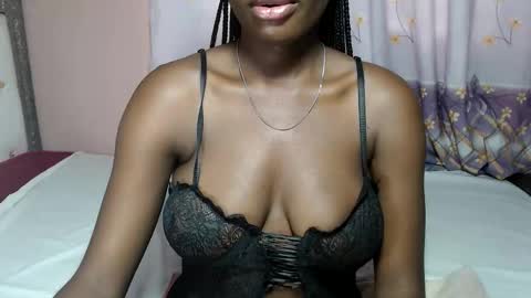 mimiebony online show from May 7, 2026, 6:52 am