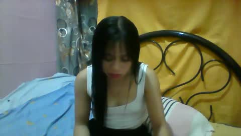 mimiyolove online show from February 19, 2025, 10:23 am