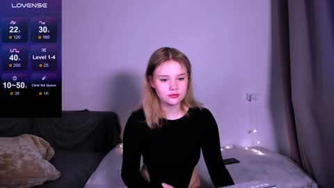 hi Im Mina  online show from December 9, 2024, 2:34 am