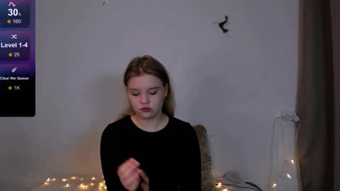 hi Im Mina  online show from December 30, 2024, 1:48 am