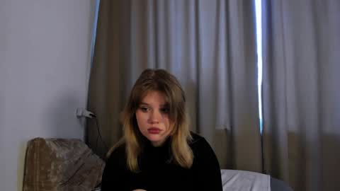 hi Im Mina  online show from January 16, 2025, 4:38 am