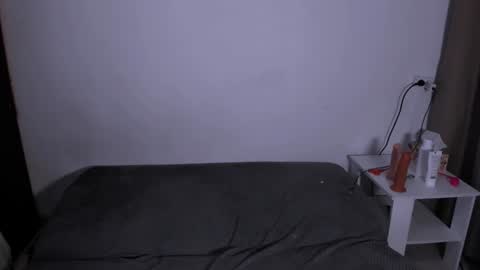 hi Im Mina  online show from February 7, 2025, 1:15 am