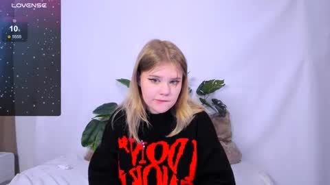 hi Im Mina  online show from March 4, 2025, 4:49 am