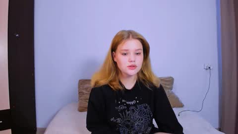 hi Im Mina  online show from October 12, 2025, 1:59 am