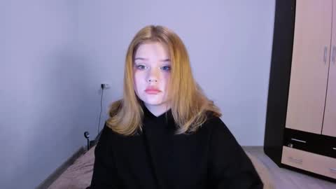 hi Im Mina  online show from November 23, 2025, 1:49 am