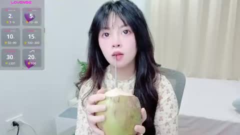 Snapshot of minaaaa69879 chatting on July 2, 2026, 3:23 am Na online show from July 2, 2026, 3:23 am