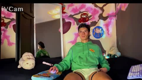 Suki 3 online show from February 25, 2026, 7:01 pm