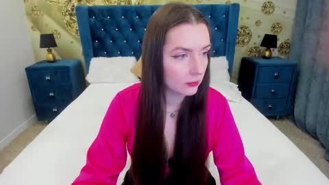 Snapshot of minchelskatrina chatting on May 12, 2026, 8:44 am minchelskatrina online show from May 12, 2026, 8:44 am