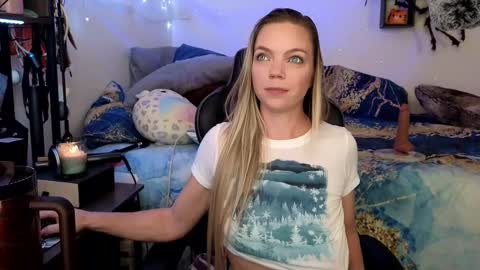 Mindy Mars online show from February 26, 2025, 6:21 pm