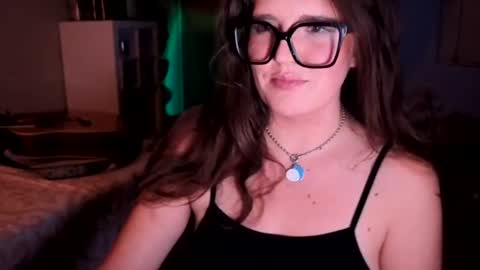 Snapshot of mindymounds chatting on July 5, 2026, 10:00 am Mindy online show from July 5, 2026, 10:00 am