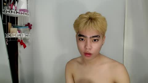 mingkla_man online show from April 22, 2026, 7:55 am