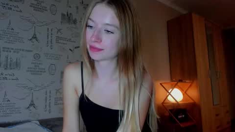 Amelia online show from September 22, 2025, 6:21 pm