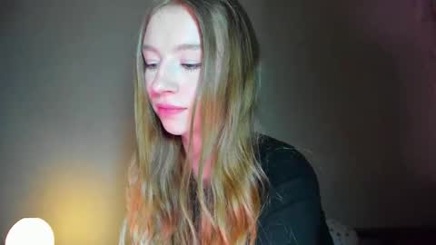 Amelia online show from April 13, 2026, 9:42 pm