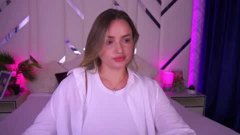 minifox_ online show from September 24, 2025, 6:28 am