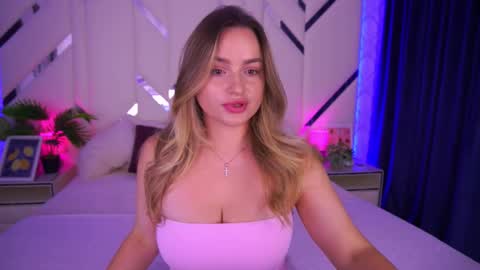 minifox_ online show from September 29, 2025, 6:18 am