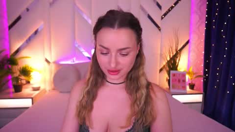 minifox_ online show from March 8, 2026, 7:45 am