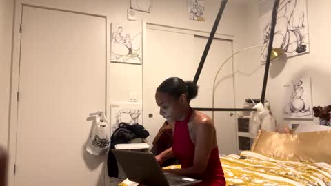 minniehunney online show from January 5, 2025, 10:32 am