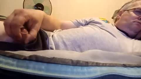 Stephano online show from October 28, 2025, 8:00 pm