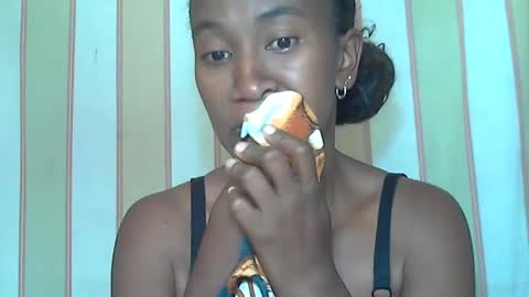 minouch211907 online show from February 20, 2025, 7:55 am