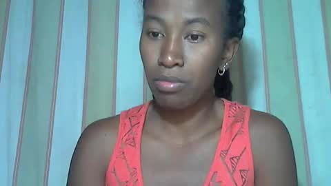 minouch211907 online show from September 8, 2025, 3:44 pm