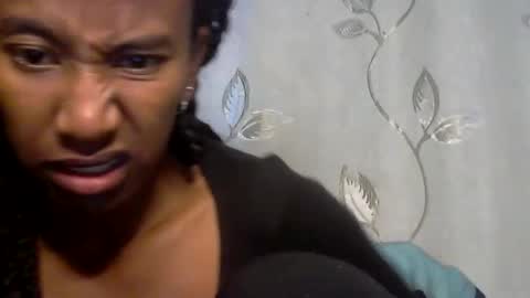 minouch211907 online show from April 21, 2026, 2:51 am