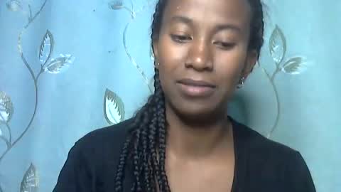 minouch211907 online show from April 21, 2026, 4:01 pm