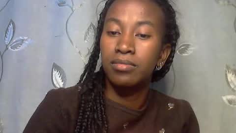 minouch211907 online show from April 22, 2026, 6:31 pm