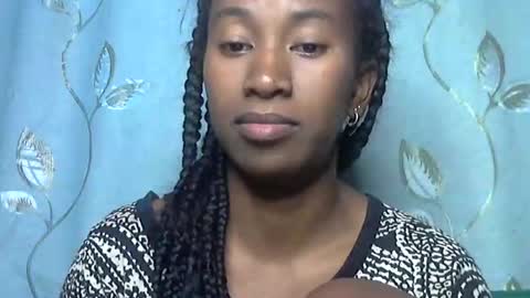 minouch211907 online show from April 23, 2026, 4:09 pm